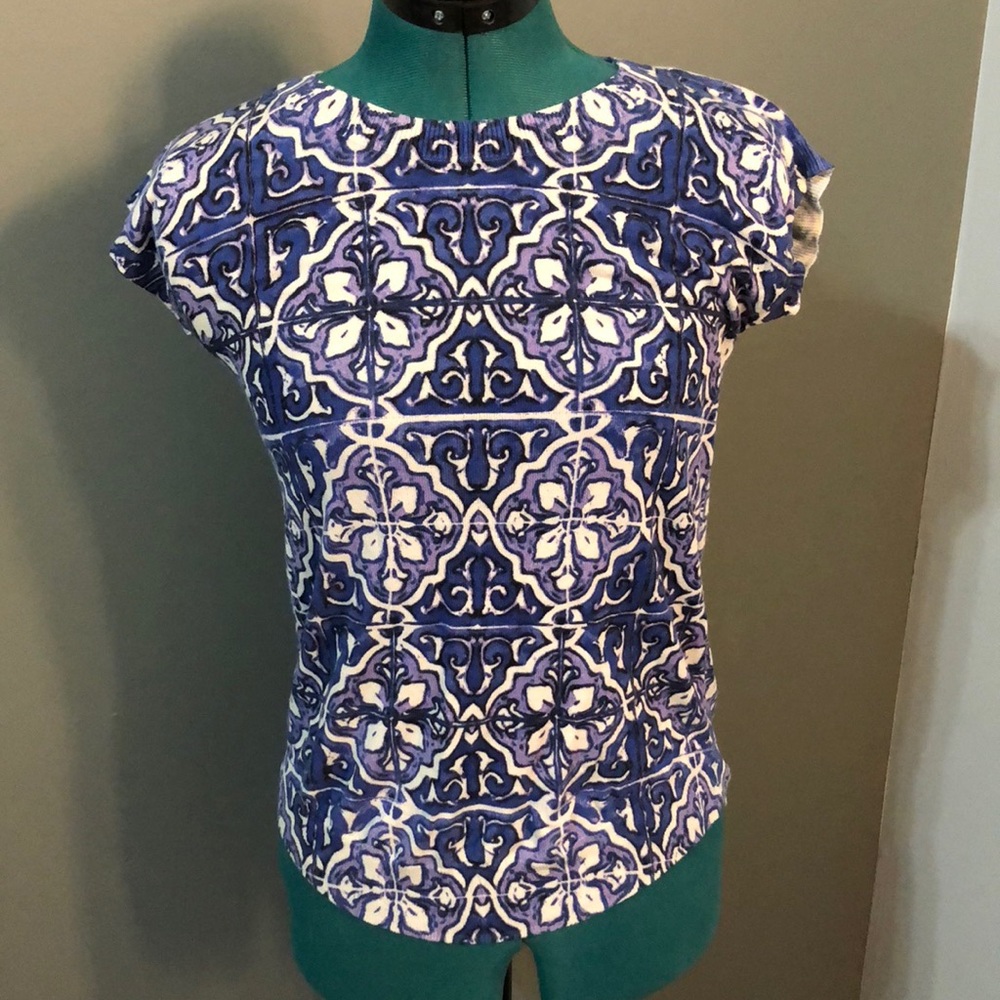 Limited patterned short sleeve sweater